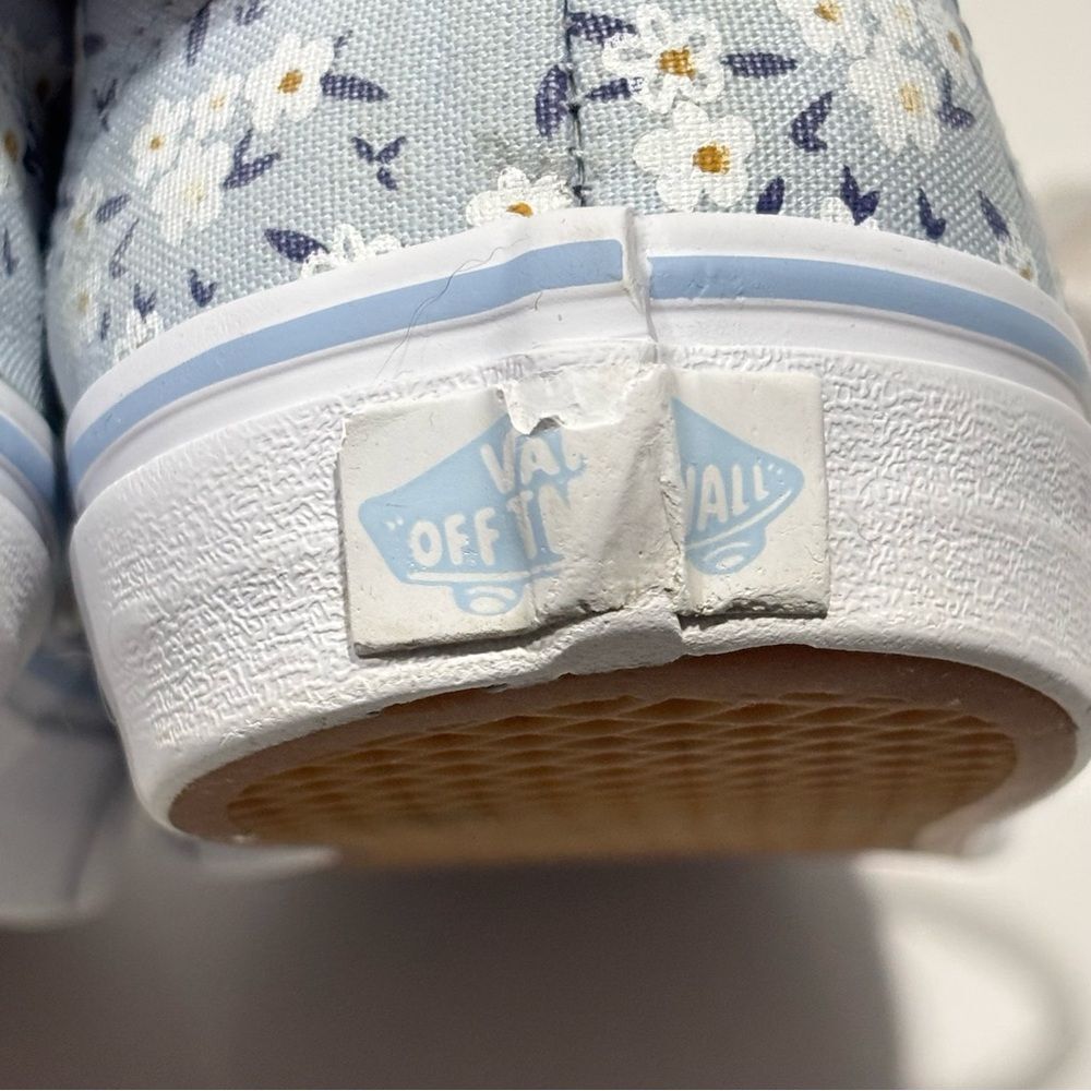 VANS Women’s Blue Floral Athletic Fashion Sneakers Skate Shoes Size 7.5 Daisies - Picture 8 of 12